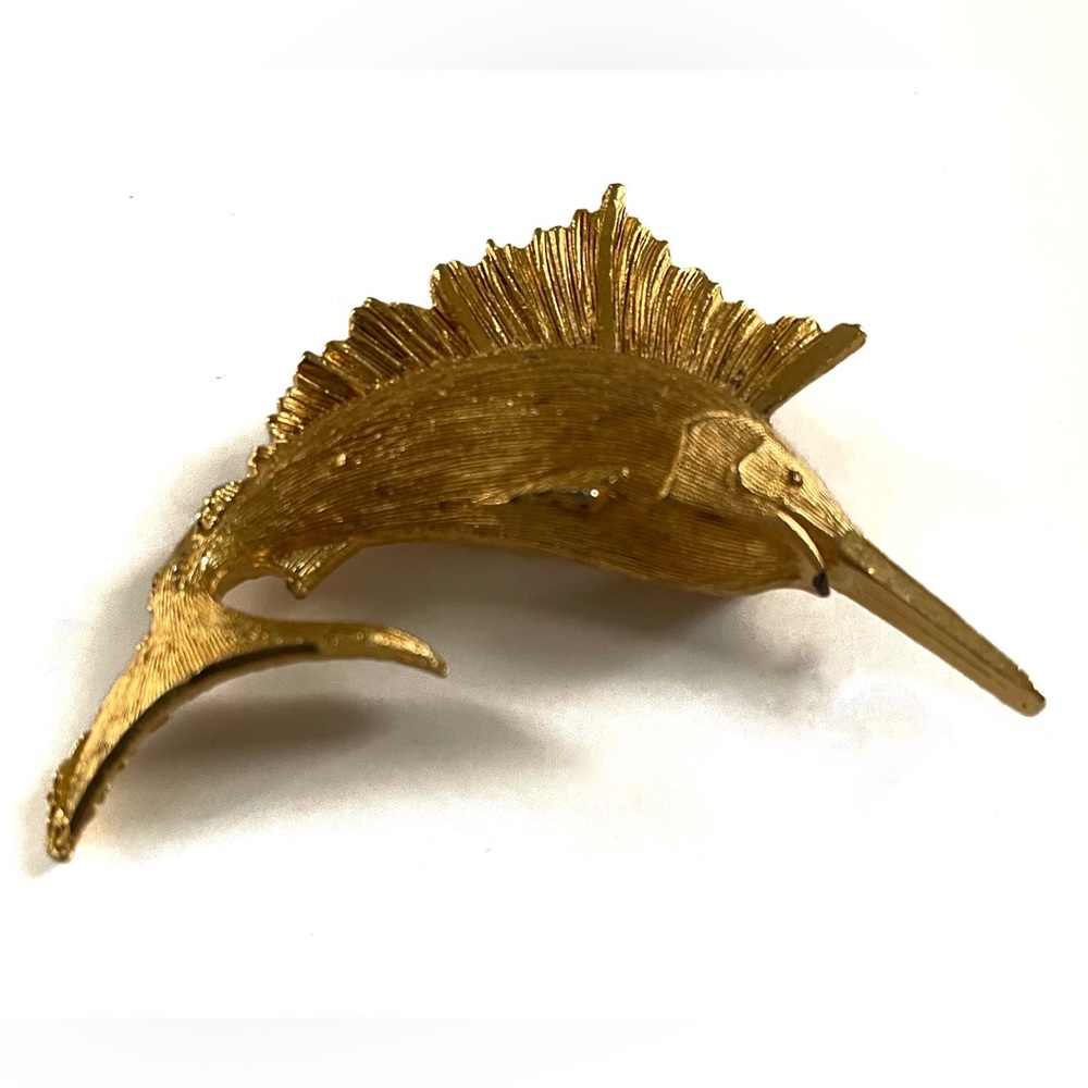 Vintage retro gold plated swordfish sailfish nautical brooch pin